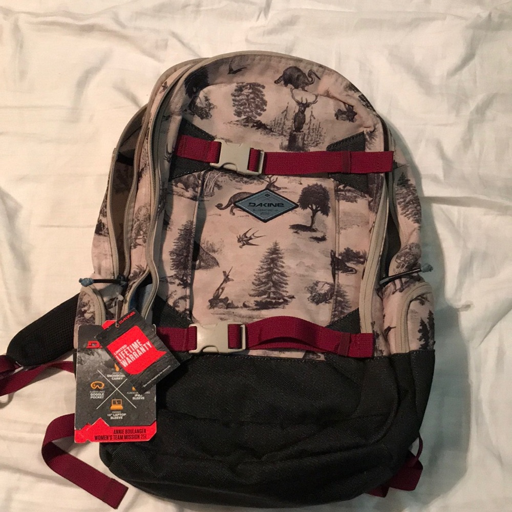Dakine 25L backpack